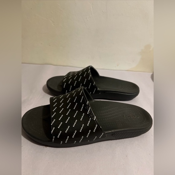 Crocs Iconic Comfort Unisex Sandals Slides US Size M 9 W 11 Black Spell Out EUC - Picture 2 of 7